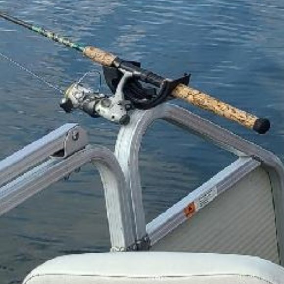 Katydid Single Bay Rod Holder with Hardware - Picture 2 of 5